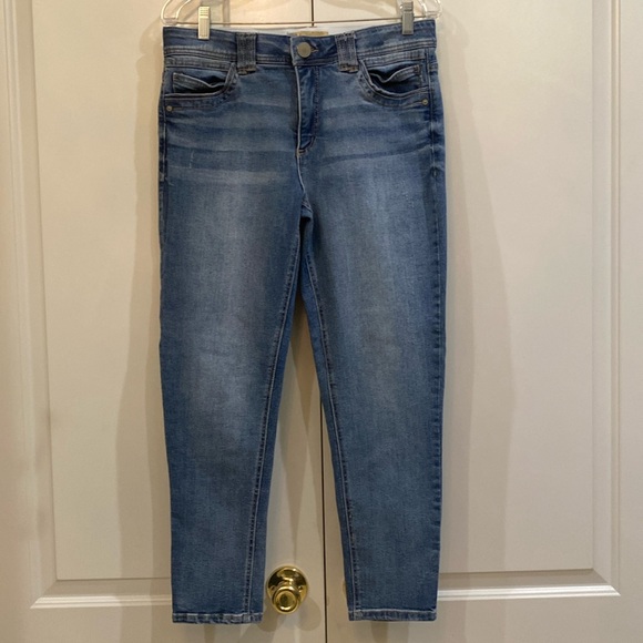 Democracy “Ab” Technology - Picture 1 of 9